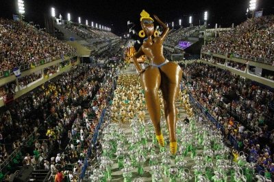 julia-sampaio-designer-passista-sapucai_01