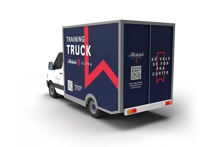 julia-sampaio-designer_truck-michelob_01
