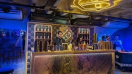 julia-sampaio-designer_bar-chivas_-camarote-arara_03