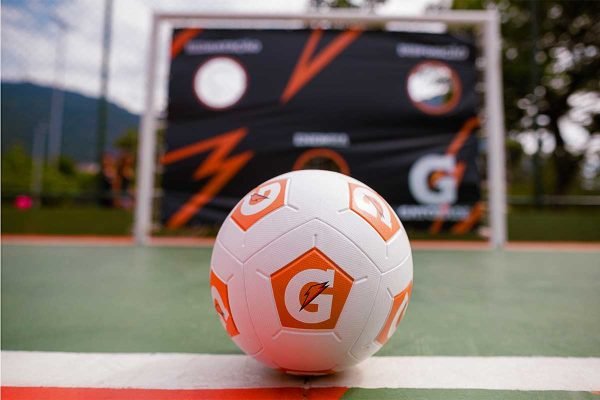 julia-sampaio-designer_-Gatorade-PET_12