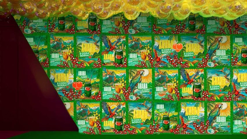 julia-sampaio-designer_ativacao-guarana_-camarote-arara-2024_02