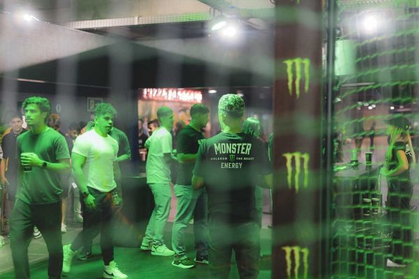 julia-sampaio-designer_monster-UFC_01