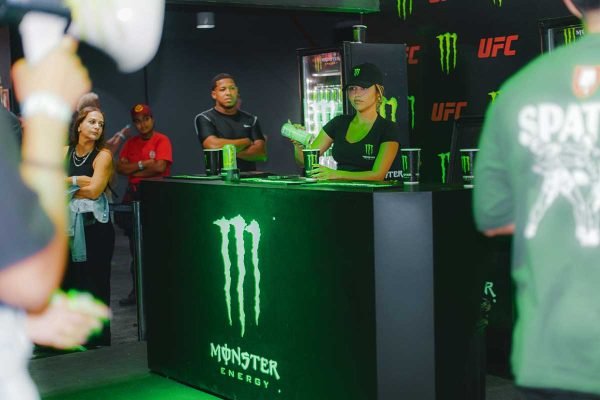 julia-sampaio-designer_monster-UFC_02