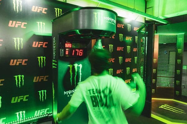 julia-sampaio-designer_monster-UFC_12