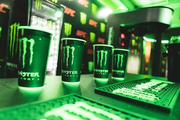 julia-sampaio-designer_monster-UFC_13