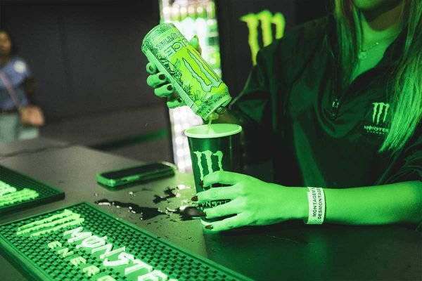 julia-sampaio-designer_monster-UFC_14