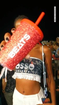julia-sampaio_beats-red-mix-caranval_11
