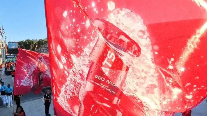 julia-sampaio_beats-red-mix-caranval_14